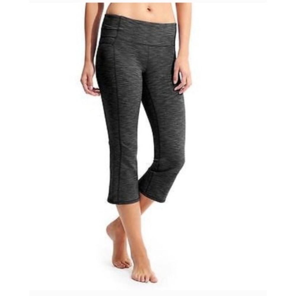 Athleta Women's Energy Power Up Capri Leggings Size Medium Wide Leg Mid Rise